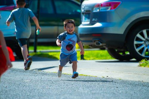 2021年男孩最佳取名：以生辰信息为核心，取个足智多谋、智勇双全的男孩名字插图